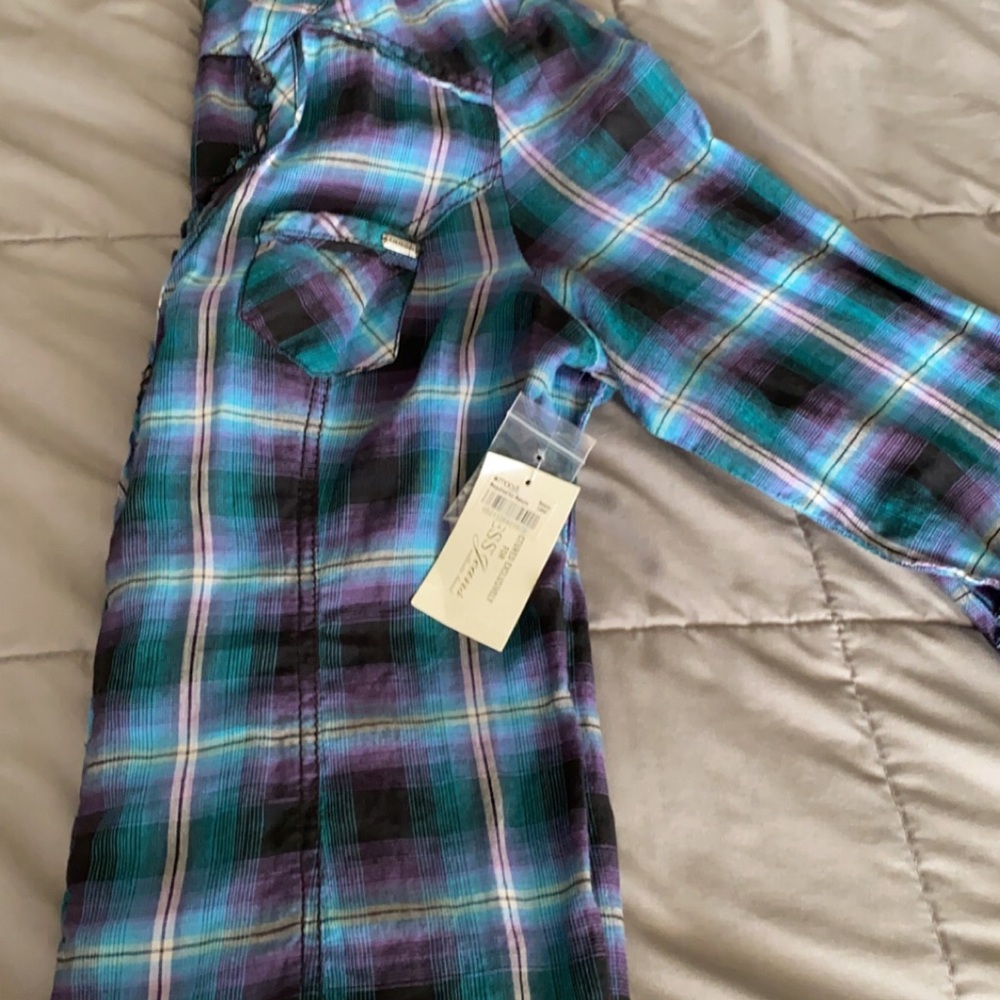 Women’s Button Shirt